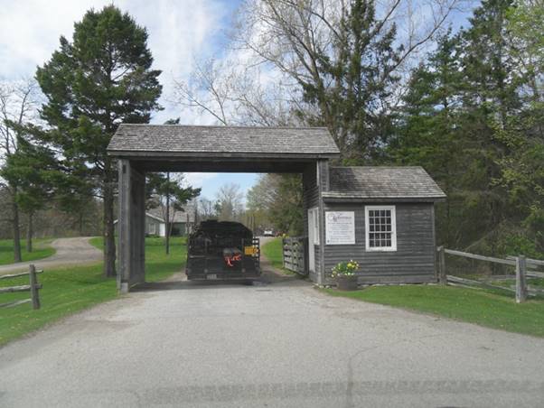 2010-04-26_THE GATES OF HEAVEN_Westbrook-Chary-House